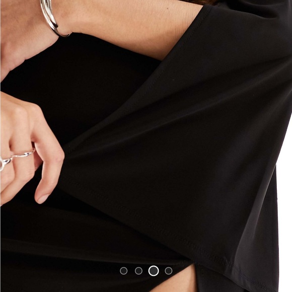 Dress - Picture 3 of 4